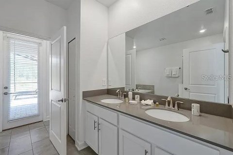 Casa en alquiler en Kissimmee, Florida, 8 dormitorios, 398.46 m2 № 2426016 - foto 23