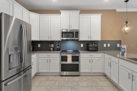 Casa en alquiler en Kissimmee, Florida, 8 dormitorios, 398.46 m2 № 2426016 - foto 7