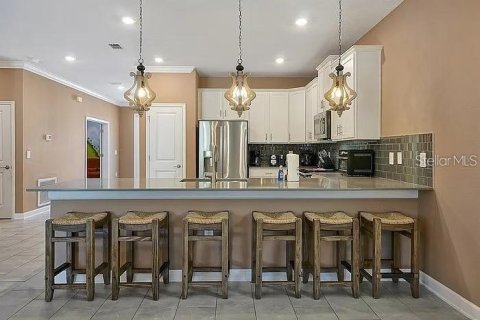 Casa en alquiler en Kissimmee, Florida, 8 dormitorios, 398.46 m2 № 2426016 - foto 5