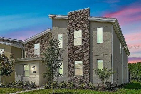 Casa en Kissimmee, Florida 8 dormitorios, 398.46 m2 № 2426016