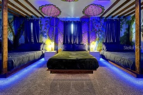 Casa en alquiler en Kissimmee, Florida, 8 dormitorios, 398.46 m2 № 2426016 - foto 13