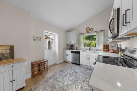 Villa ou maison à vendre à Apopka, Floride: 2 chambres, 74.04 m2 № 2430555 - photo 10