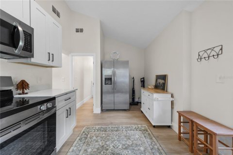 Villa ou maison à vendre à Apopka, Floride: 2 chambres, 74.04 m2 № 2430555 - photo 6