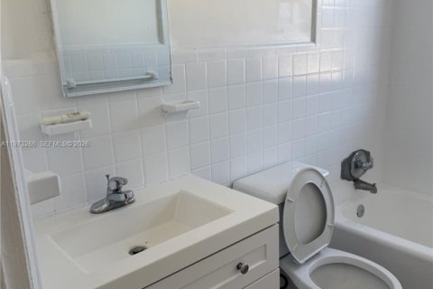 Appartement à louer à Hollywood, Floride: 2 chambres № 2040925 - photo 9