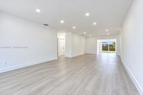 Купить виллу или дом в Дания-Бич, Флорида 4 спальни, 143.16м2, № 2366225 - фото 15