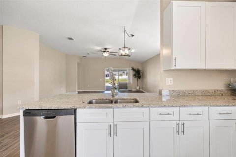 House in Wesley Chapel, Florida 3 bedrooms, 164.81 sq.m. № 1793010 - photo 19