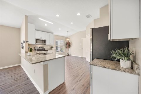 House in Wesley Chapel, Florida 3 bedrooms, 164.81 sq.m. № 1793010 - photo 14