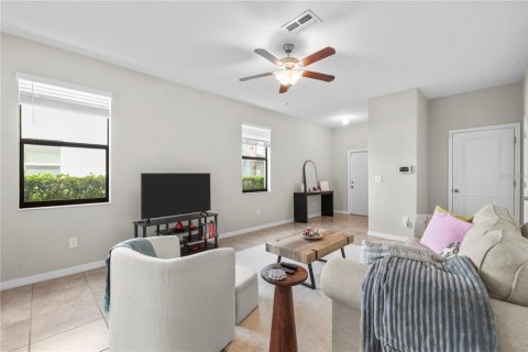 Touwnhouse à vendre à Tampa, Floride: 2 chambres, 143.81 m2 № 2322922 - photo 13