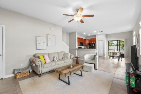 Touwnhouse à vendre à Tampa, Floride: 2 chambres, 143.81 m2 № 2322922 - photo 9