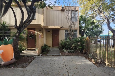 Condominio en venta en Miami, Florida, 2 dormitorios, 70.61 m2 № 2011365 - foto 2