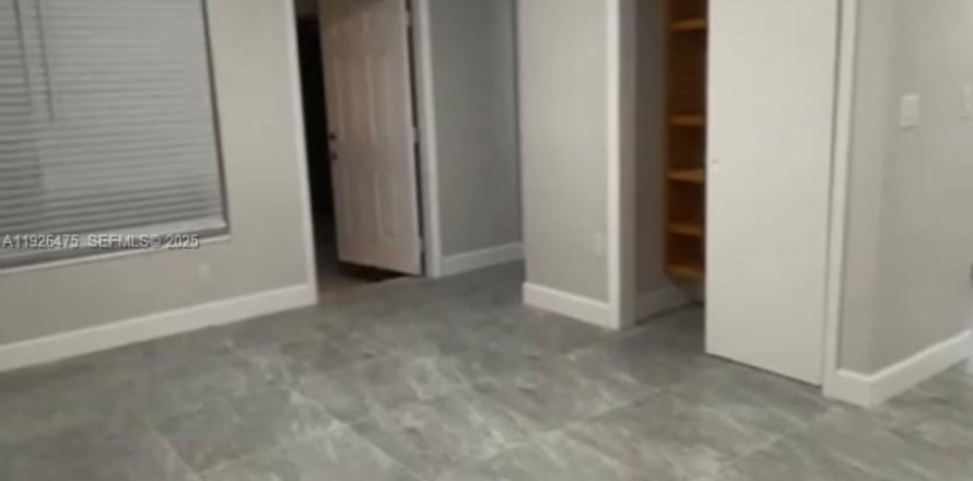 Studio à Fort Lauderdale, Floride № 1988078