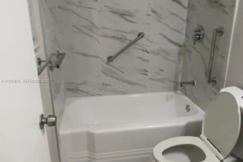 Appartement à louer à Fort Lauderdale, Floride: 41.81 m2 № 1988078 - photo 7