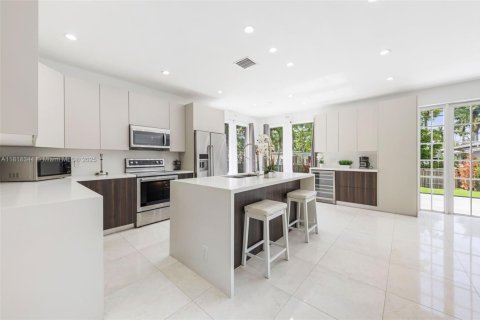 Villa ou maison à vendre à Hollywood, Floride: 5 chambres, 397.71 m2 № 1934464 - photo 25