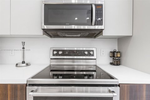 Villa ou maison à vendre à Hollywood, Floride: 5 chambres, 397.71 m2 № 1934464 - photo 27