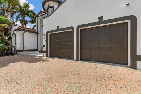 Villa ou maison à vendre à Hollywood, Floride: 5 chambres, 397.71 m2 № 1934464 - photo 4