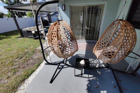 Casa en venta en Miramar, Florida, 3 dormitorios, 104.98 m2 № 2030298 - foto 4