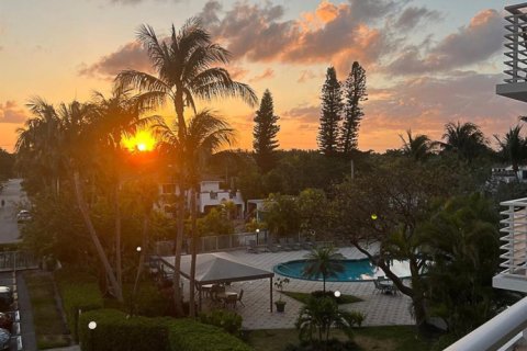 Copropriété à vendre à Boca Raton, Floride: 2 chambres, 114.27 m2 № 1171013 - photo 1