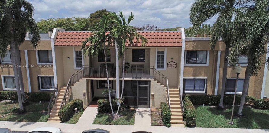 Condo in Weston, Florida, 2 bedrooms  № 2074920