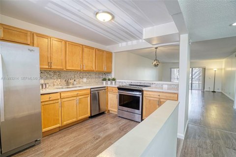 Condo in Weston, Florida, 2 bedrooms  № 2074920 - photo 3