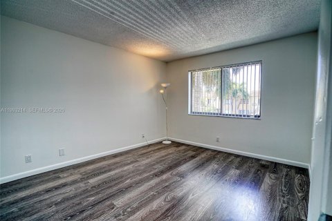 Condo in Weston, Florida, 2 bedrooms  № 2074920 - photo 9