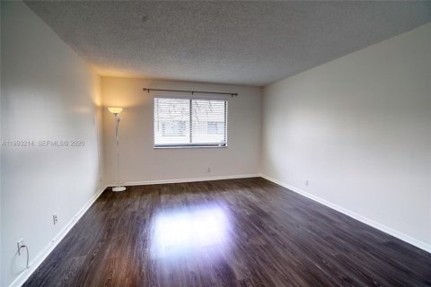 Condo in Weston, Florida, 2 bedrooms  № 2074920 - photo 7