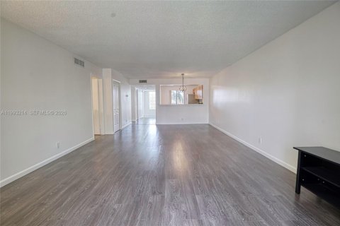 Condo in Weston, Florida, 2 bedrooms  № 2074920 - photo 6