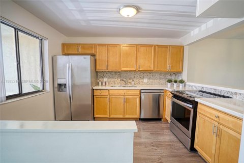 Condo in Weston, Florida, 2 bedrooms  № 2074920 - photo 2