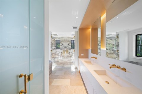 Casa en venta en Coral Gables, Florida, 5 dormitorios № 1984239 - foto 23