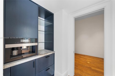 Casa en venta en Coral Gables, Florida, 5 dormitorios № 1984239 - foto 24