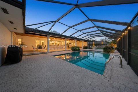 House in Palmetto Bay, Florida 4 bedrooms, 243.59 sq.m. № 2033550 - photo 2