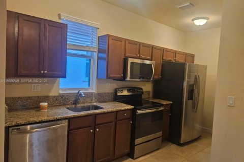Propiedad comercial en Miami, Florida 1 dormitorio, 60.39 m2 № 2017994