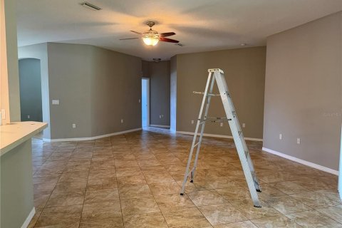 House in Palm Coast, Florida 4 bedrooms, 209.96 sq.m. № 2224499 - photo 11