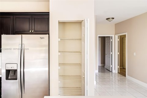 Купить виллу или дом в Лейк-Уорт, Флорида 4 спальни, 225.1м2, № 2051842 - фото 11