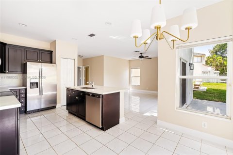 Купить виллу или дом в Лейк-Уорт, Флорида 4 спальни, 225.1м2, № 2051842 - фото 9