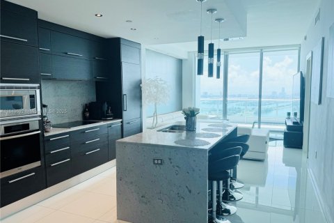 Condo in Miami, Florida, 1 bedroom  № 1830195 - photo 5