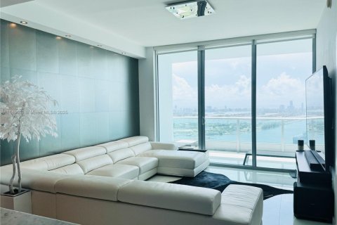 Condo in Miami, Florida, 1 bedroom  № 1830195 - photo 7