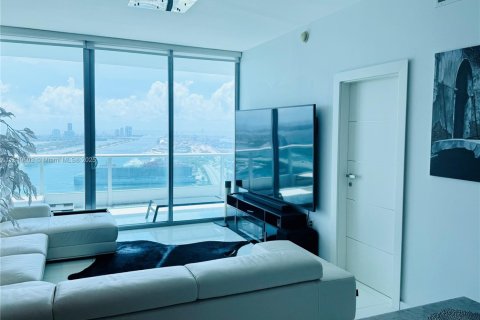 Condo in Miami, Florida, 1 bedroom  № 1830195 - photo 8
