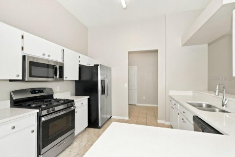 Villa ou maison à louer à Wesley Chapel, Floride: 4 chambres, 157 m2 № 2413562 - photo 7