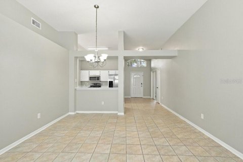 Villa ou maison à louer à Wesley Chapel, Floride: 4 chambres, 157 m2 № 2413562 - photo 4