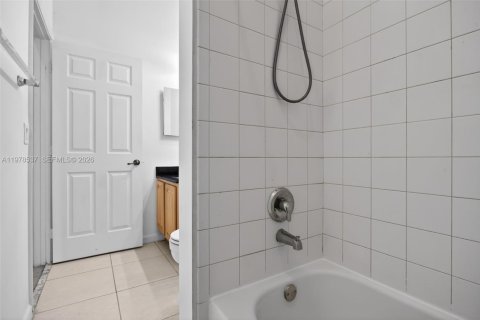 Touwnhouse à louer à Margate, Floride: 2 chambres, 110.55 m2 № 2044644 - photo 18