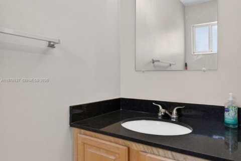 Touwnhouse à louer à Margate, Floride: 2 chambres, 110.55 m2 № 2044644 - photo 5