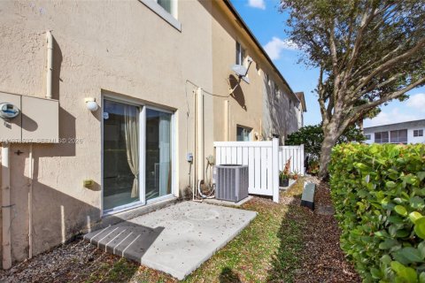 Touwnhouse à louer à Margate, Floride: 2 chambres, 110.55 m2 № 2044644 - photo 4