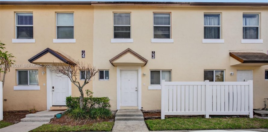 Touwnhouse à Margate, Floride 2 chambres, 110.55 m2 № 2044644