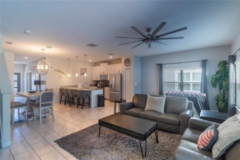 Touwnhouse à vendre à Davenport, Floride: 5 chambres, 201.32 m2 № 2130808 - photo 5