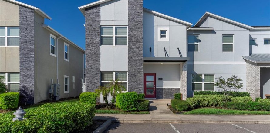 Touwnhouse à Davenport, Floride 5 chambres, 201.32 m2 № 2130808