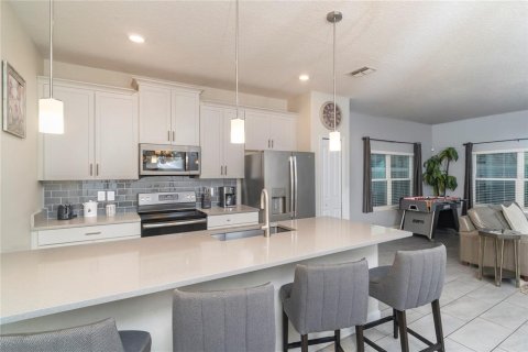 Touwnhouse à vendre à Davenport, Floride: 5 chambres, 201.32 m2 № 2130808 - photo 4