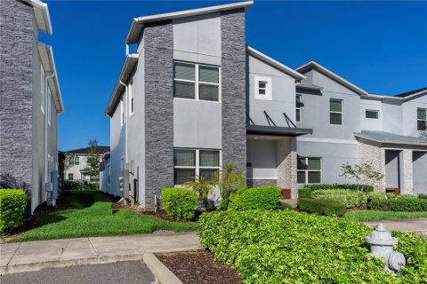 Touwnhouse à vendre à Davenport, Floride: 5 chambres, 201.32 m2 № 2130808 - photo 2