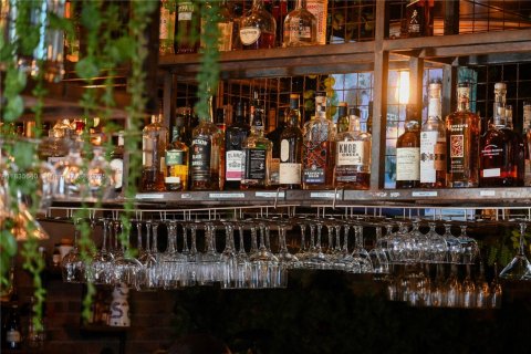 Купить коммерческую недвижимость в Майами-Шорс, Флорида № 1961501 - фото 3