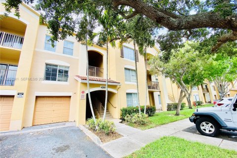 Condominio en West Palm Beach, Florida, 1 dormitorio  № 2055864