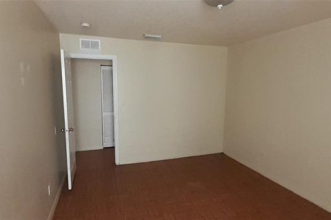 House in Tampa, Florida 4 bedrooms, 139.35 sq.m. № 2239531 - photo 13